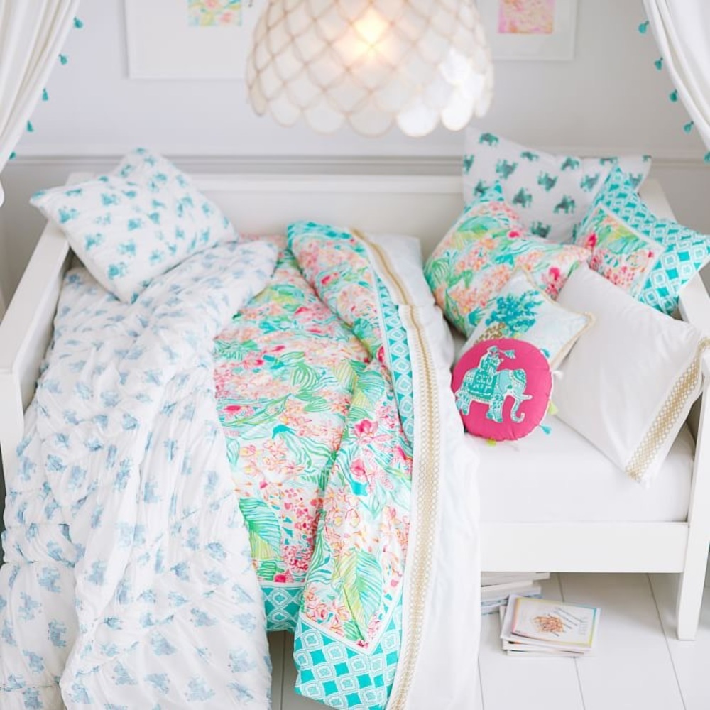 Pottery barn Lilly Pulitzer Elephant Bazaar Quilt - Picture 5 of 10
